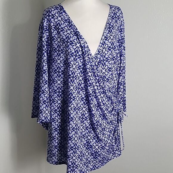 Cato Blue & White Wrap-Top with Lace-up Tie on the Side, Size 18/20W - Picture 8 of 10